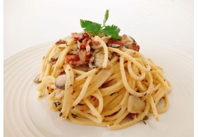 Spaghetti Smoky Duck Carbonara Spaghetti Smoky Duck Carbonara