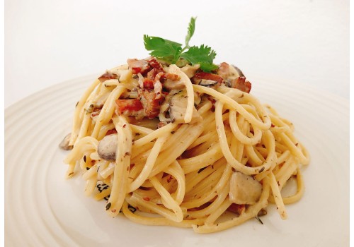 Spaghetti Smoky Duck Carbonara